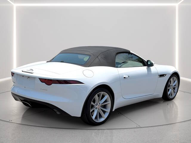2019 Jaguar F-TYPE P300