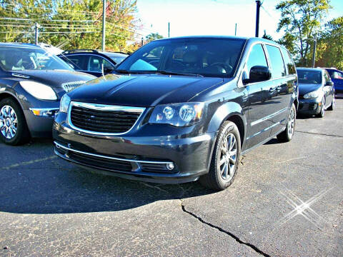 2015 Chrysler Town and Country S