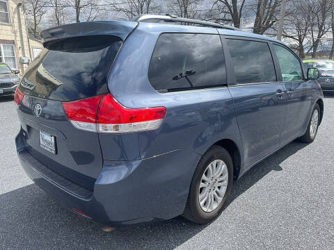 2014 Toyota Sienna XLE 8-Passenger