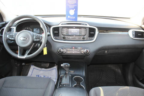 2017 Kia Sorento LX