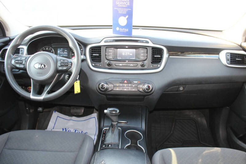 2017 Kia Sorento LX