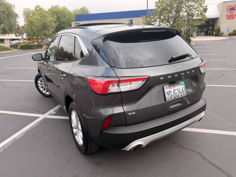 2020 Ford Escape SE