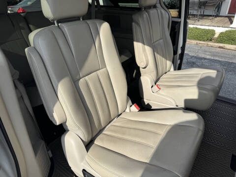 2011 Chrysler Town and Country Touring-L