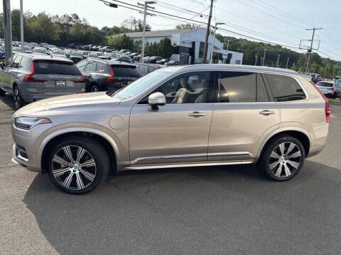 2024 Volvo XC90 Recharge T8 Ultimate Bright Theme 7P