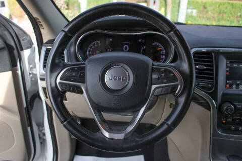 2020 Jeep Grand Cherokee Laredo