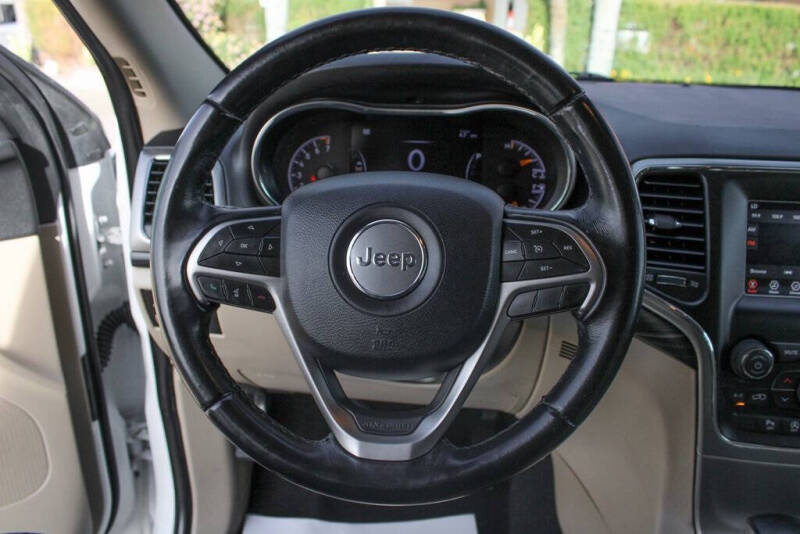 2020 Jeep Grand Cherokee Laredo