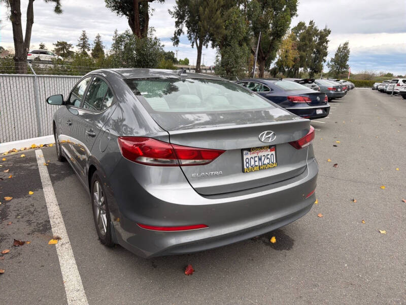2018 Hyundai Elantra