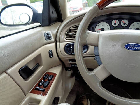 2005 Ford Taurus SEL