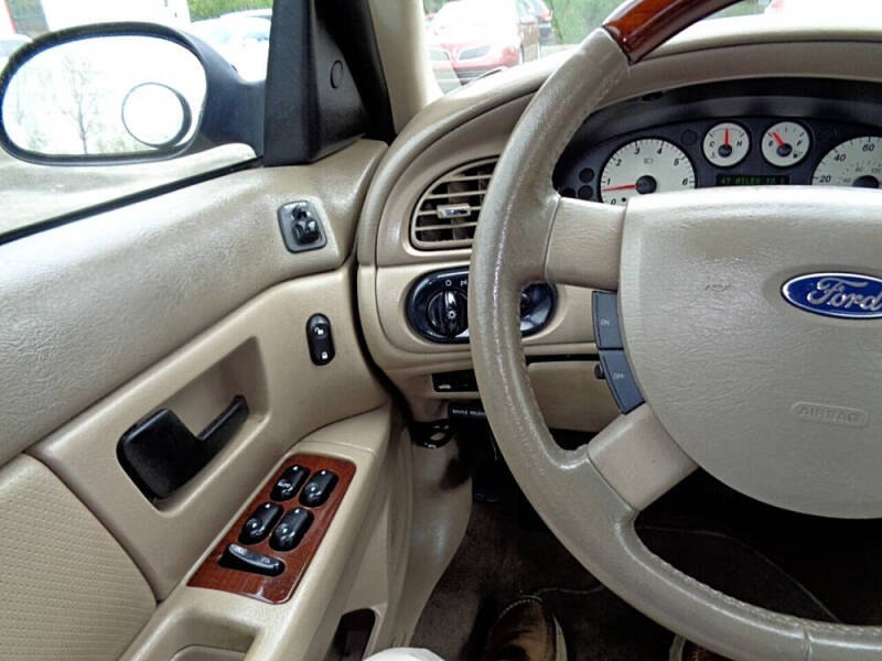 2005 Ford Taurus SEL