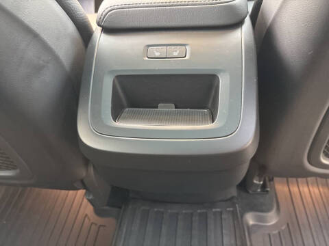 2023 Volvo XC60 B5 Plus Dark Theme