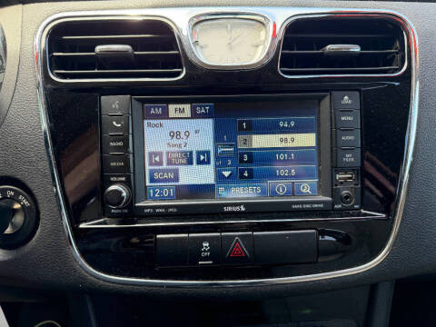 2011 Chrysler 200 Touring