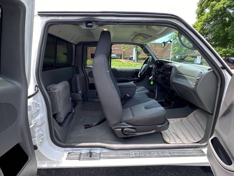 2004 Mazda B-Series B3000 SE