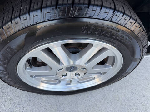 2005 Ford Mustang GT Deluxe
