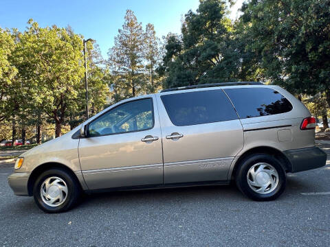 2002 Toyota Sienna LE