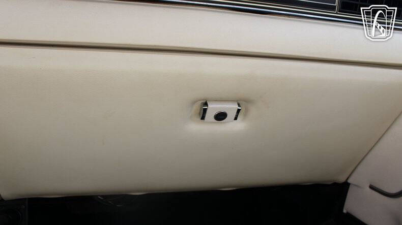 1982 Lincoln Mark VI