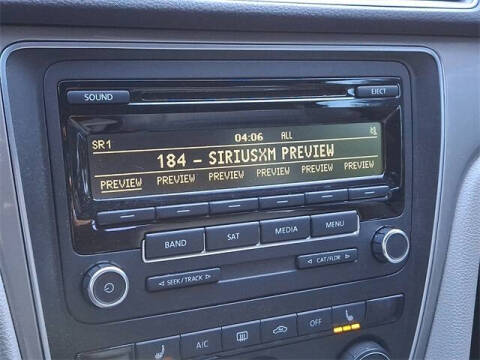 2014 Volkswagen Passat 1.8T S PZEV