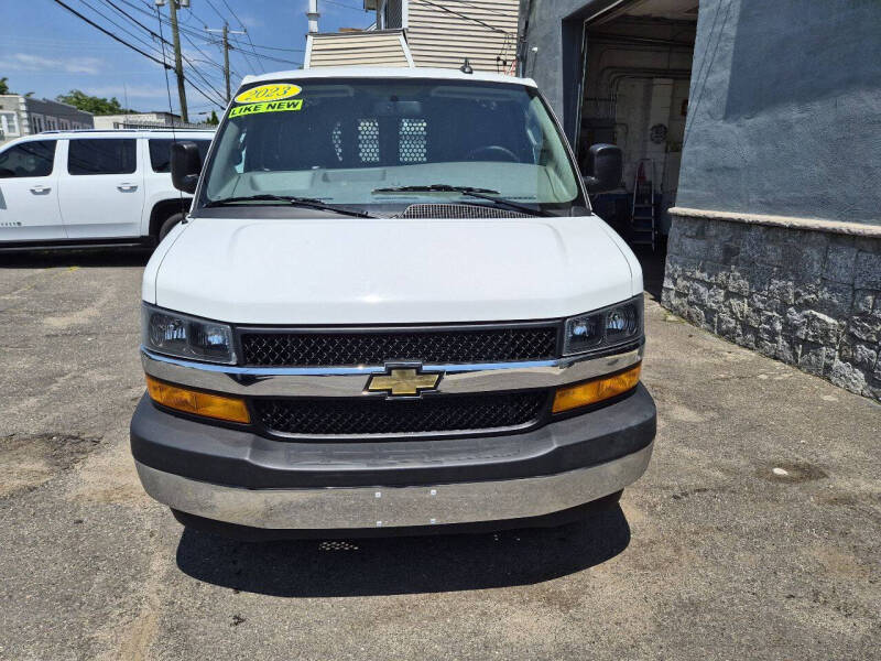 2023 Chevrolet Express 2500