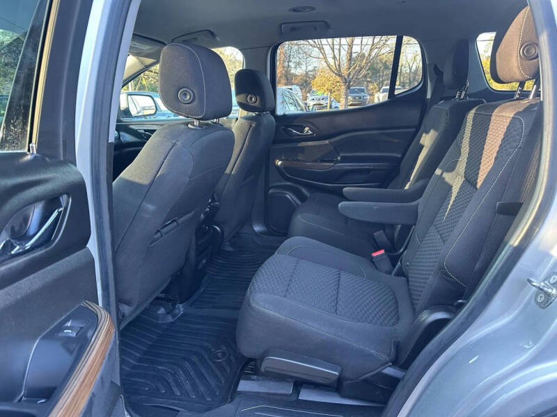 2017 GMC Acadia SLE-2