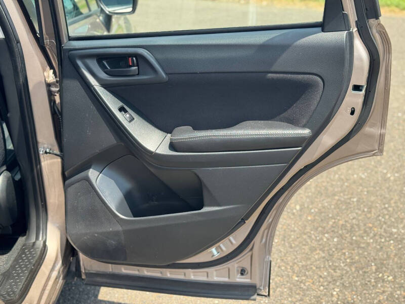 2016 Subaru Forester 2.5i