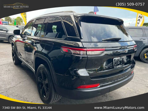 2022 Jeep Grand Cherokee Altitude