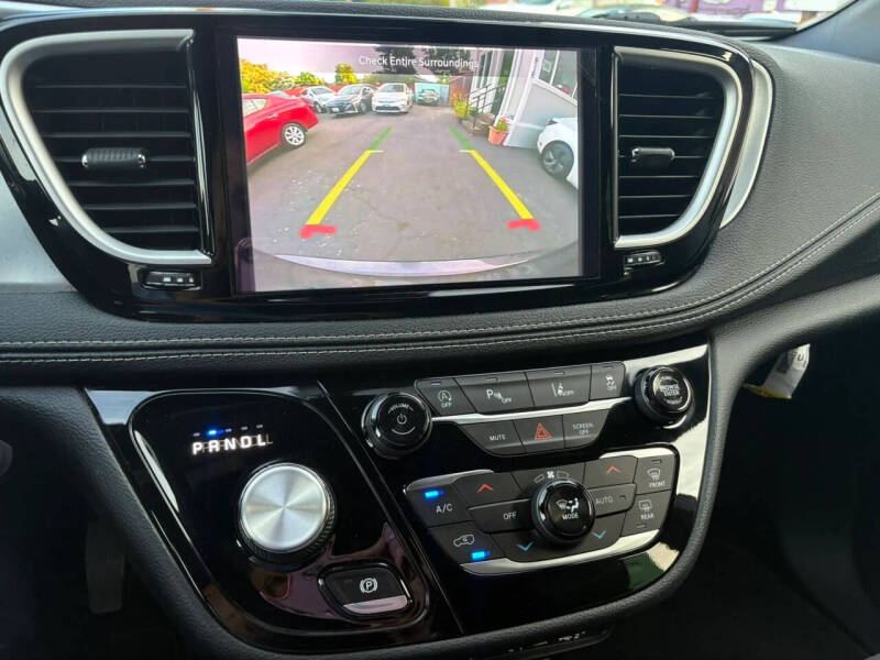 2021 Chrysler Pacifica Touring