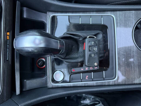 2018 Volkswagen Passat 2.0T SE