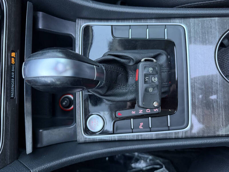 2018 Volkswagen Passat 2.0T SE