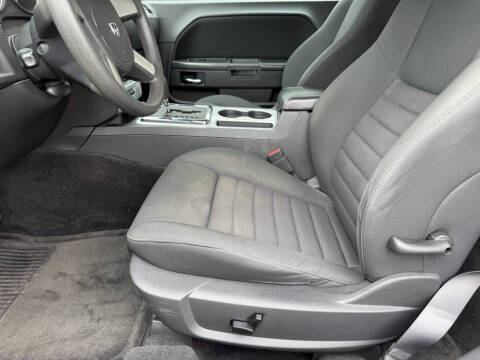 2009 Dodge Challenger SE