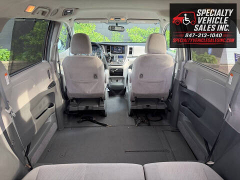 2016 Toyota Sienna LE Mobility 7-Passenger