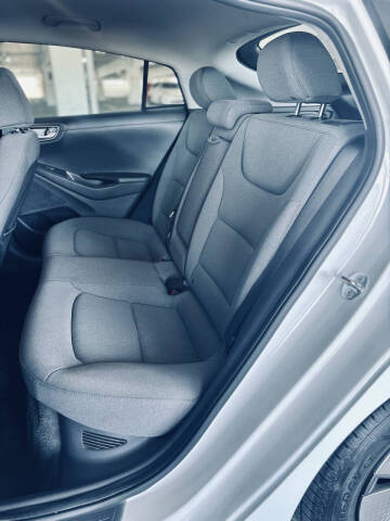 2020 Hyundai Ioniq Hybrid SE