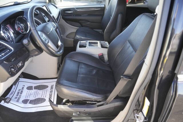 2012 Chrysler Town and Country Touring