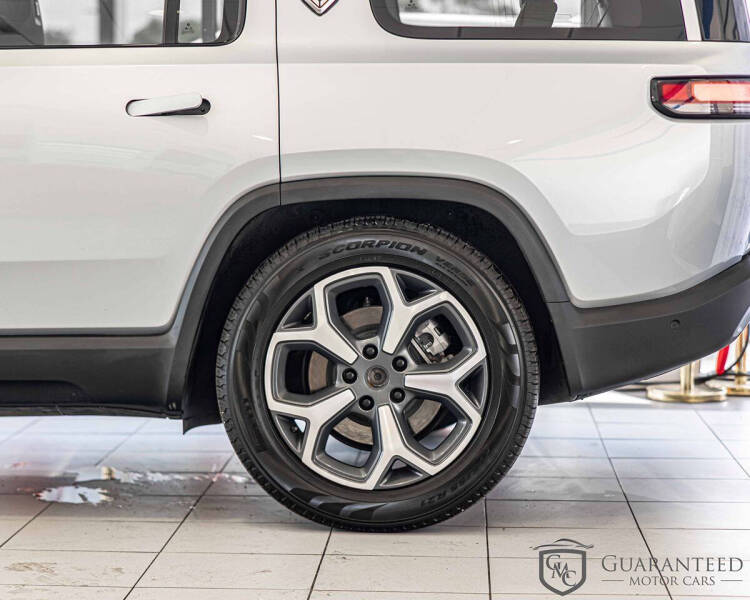 2024 Rivian R1S