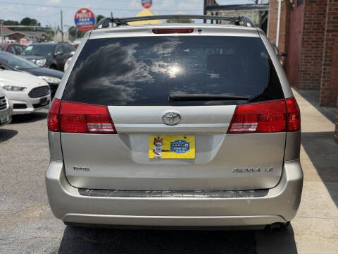 2004 Toyota Sienna CE 7 Passenger