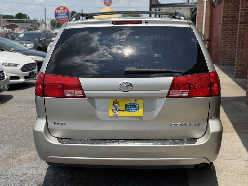 2004 Toyota Sienna CE 7 Passenger
