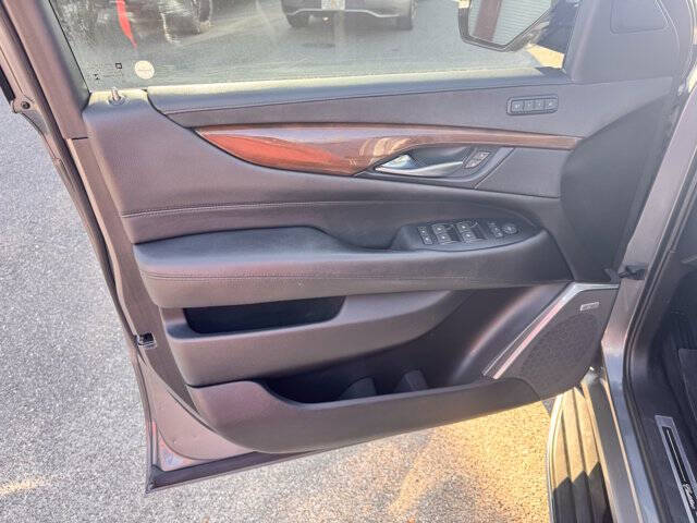 2018 Cadillac Escalade Luxury