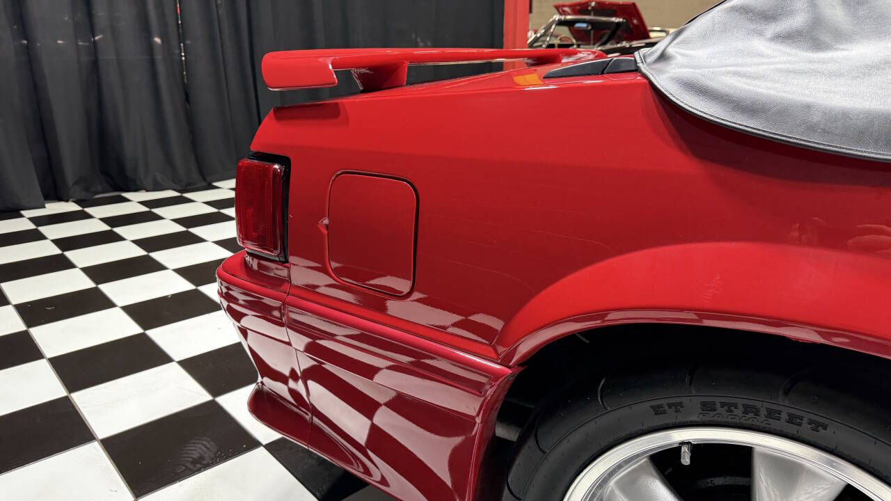 1993 Ford Mustang 31