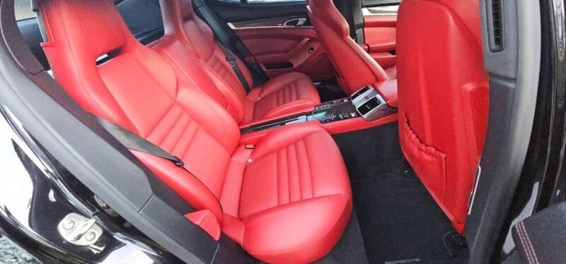 2015 Porsche Panamera GTS