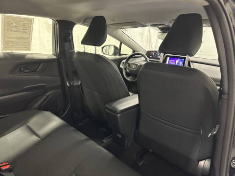 2025 Toyota Prius LE