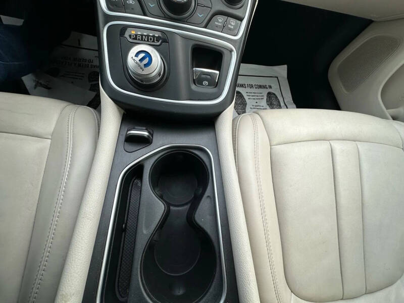 2016 Chrysler 200 Limited Platinum