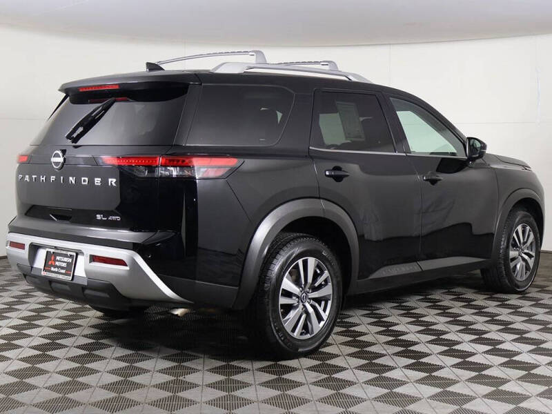 2023 Nissan Pathfinder SL