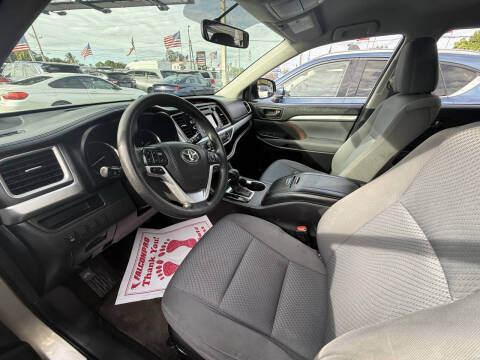 2015 Toyota Highlander LE