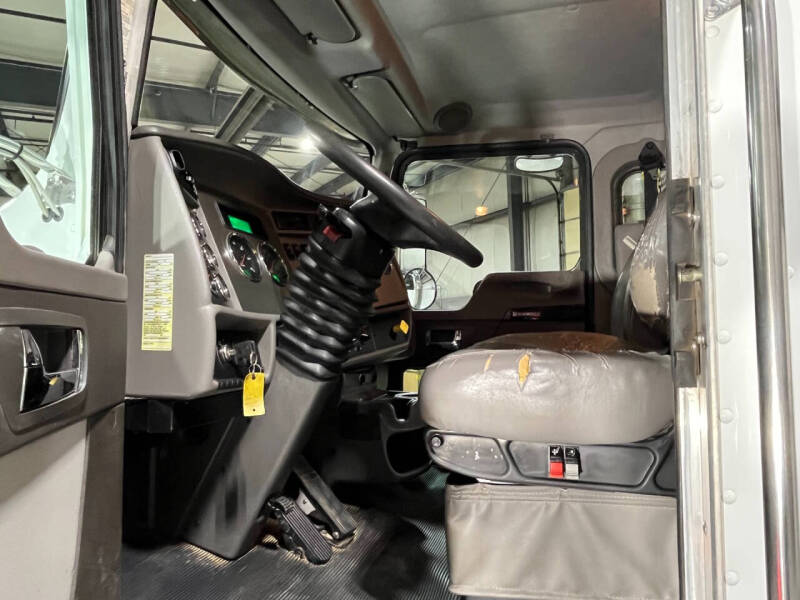 2016 Kenworth T270