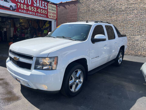 2011 Chevrolet Avalanche for sale at RON'S AUTO SALES INC in Cicero IL
