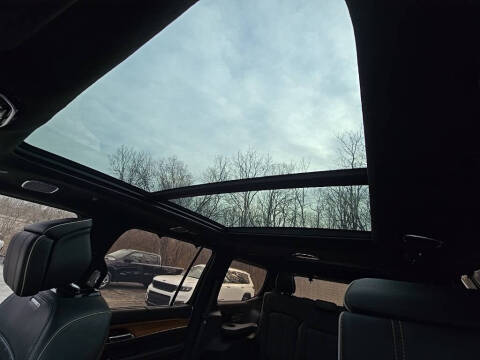 2022 Jeep Grand Wagoneer Series III