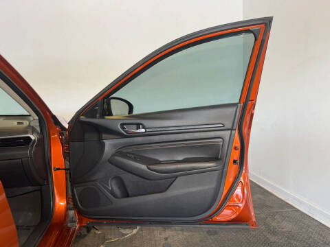 2022 Nissan Altima 2.0 SR