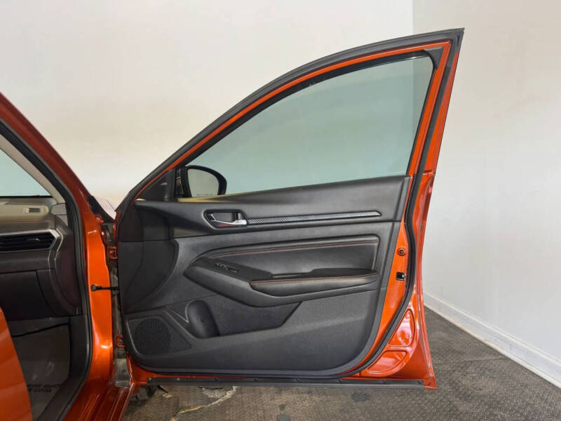 2022 Nissan Altima 2.0 SR
