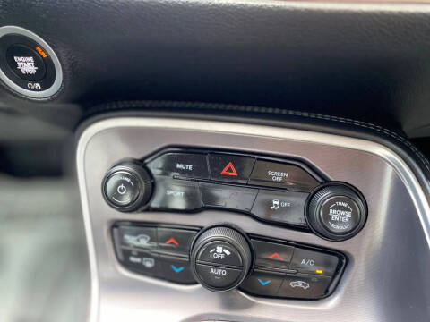 2020 Dodge Challenger SXT