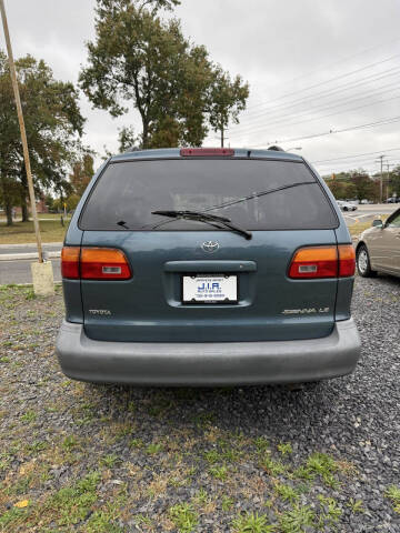 2000 Toyota Sienna LE
