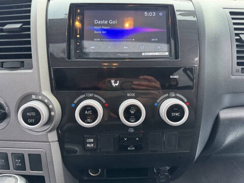 2013 Toyota Sequoia SR5