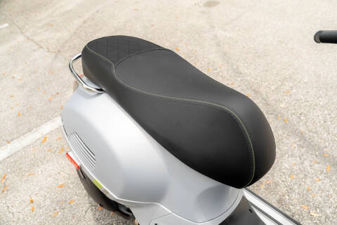 2023 Vespa 300